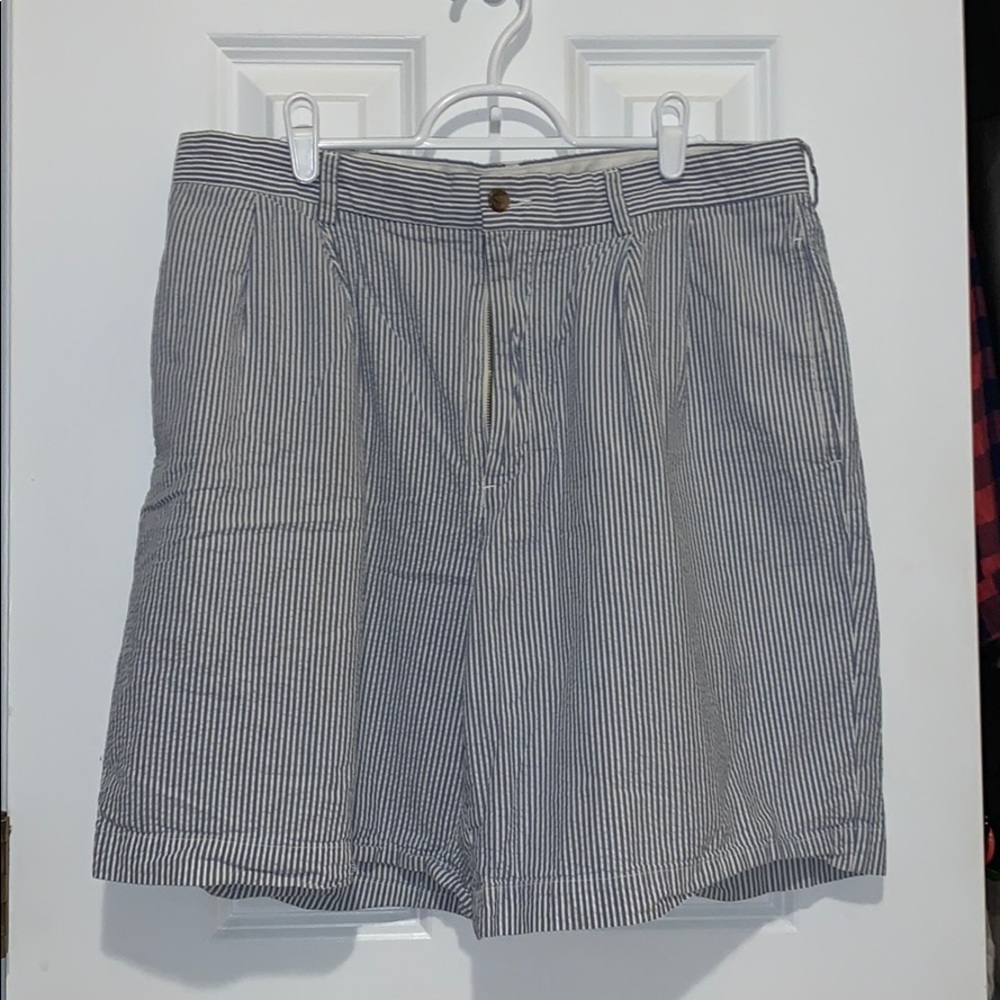 Men’s Brooks Brother sear-sucker shorts.